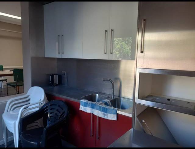 BUSINESS PROPERTY TO RENT IN RICHMOND HILL